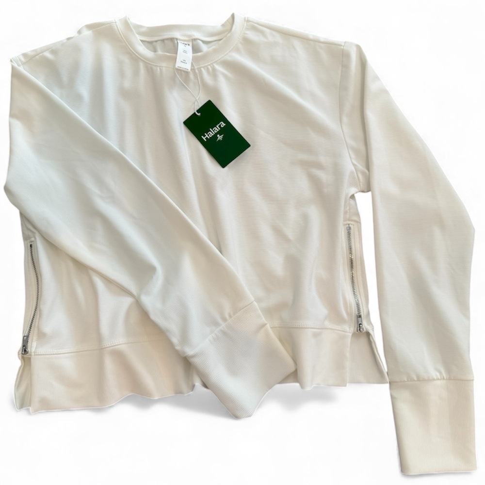 HALARA Women's Classic White Crop Long-sleeve Top
